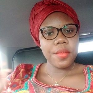 Meet your Posher, Yassimine